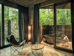 Suite (Signature Suite with Plunge Pool) | In-room safe, individually furnished, blackout drapes