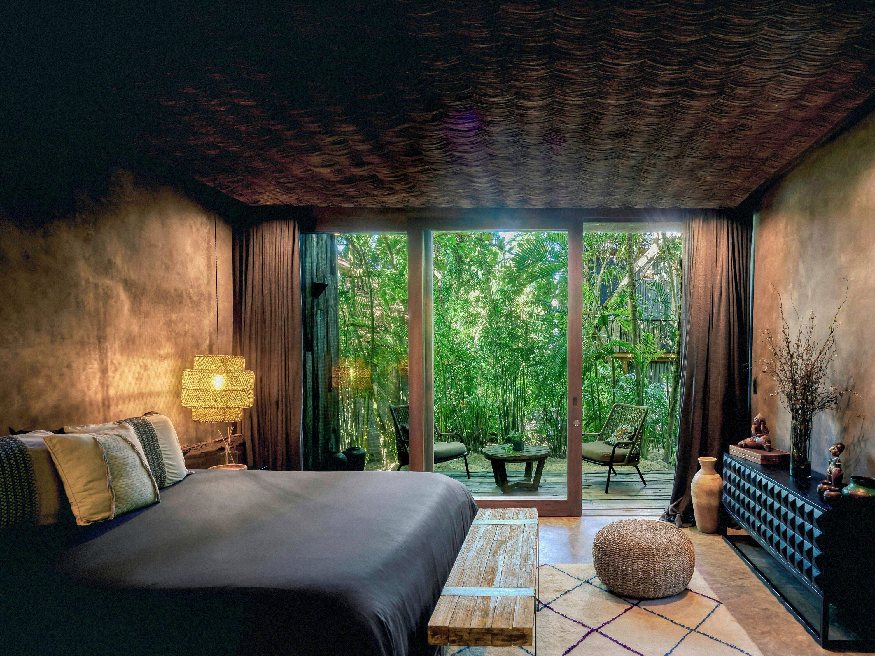 Suite – premier, ved havkanten (with Plunge Pool) | Safe på rommet, individuelt innredet og blendingsgardiner