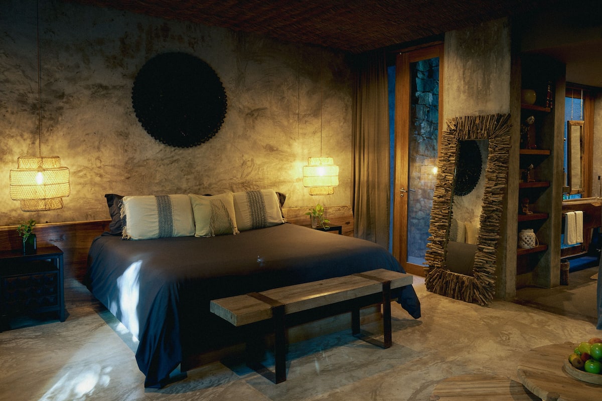 Suite (Signature Suite with Plunge Pool) | In-room safe, individually furnished, blackout drapes