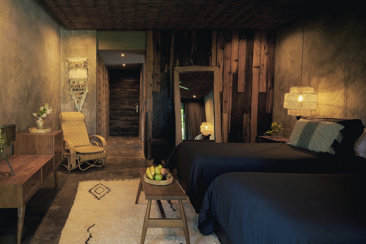 Suite (Palm Suite) | In-room safe, individually furnished, blackout drapes