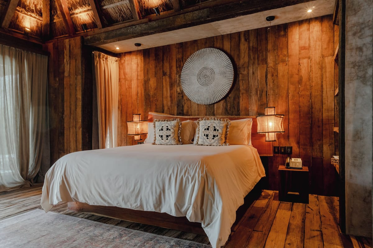 Suite (Sea Suite) | In-room safe, individually furnished, blackout drapes