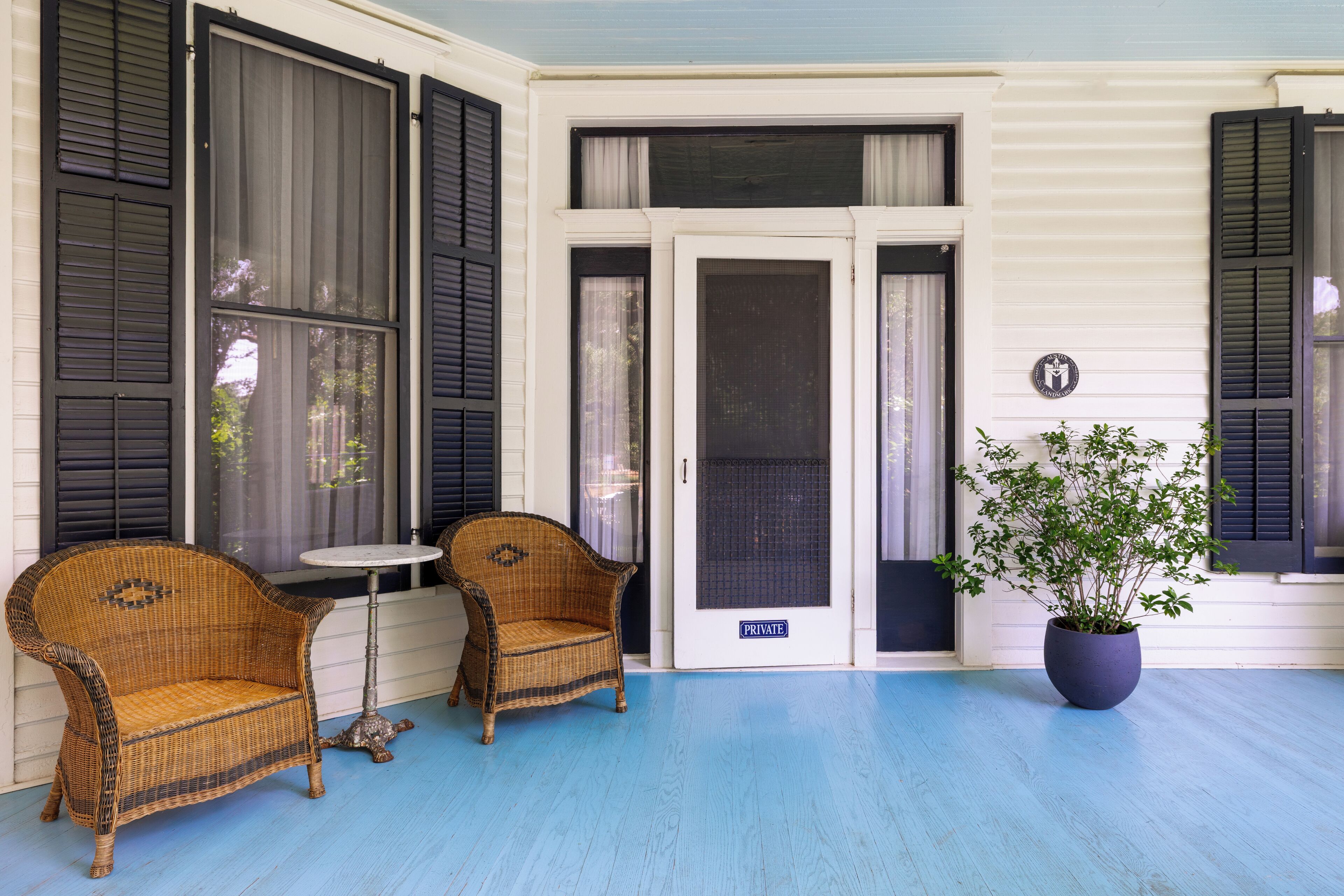 Egyptian cotton sheets, premium bedding, pillowtop beds, minibar