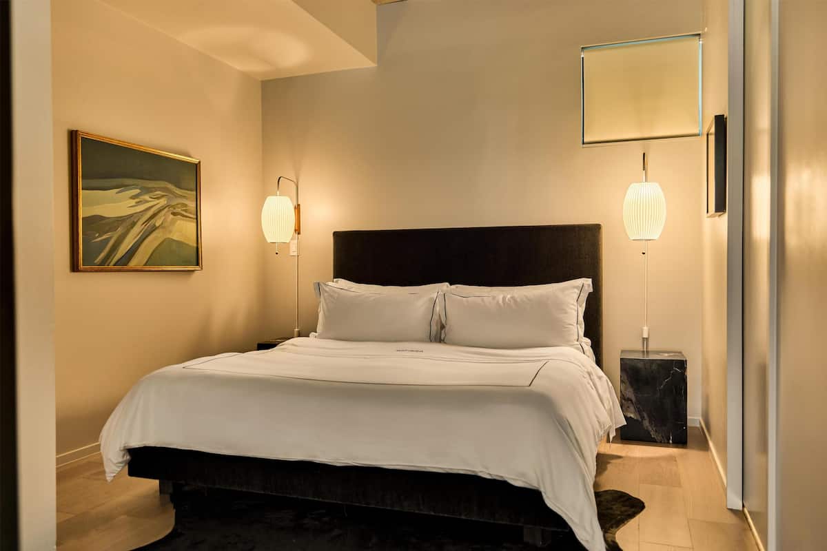 Garden King Suite with Patio | Egyptian cotton sheets, premium bedding, pillowtop beds, minibar