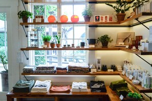 Gift shop - Hotel San Jose (Austin)