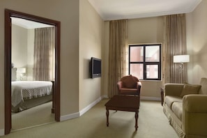 Suite, 1 Queen Bed, Non Smoking