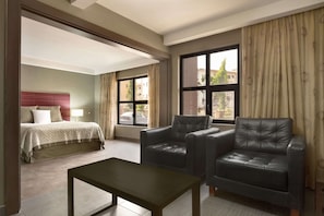 Matelas Tempur-Pedic, minibar, coffres-forts dans les chambres