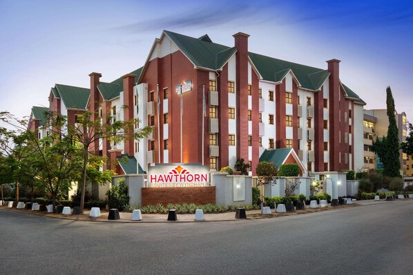 Exterior - Hawthorn Suites By Wyndham Abuja (Abuja)