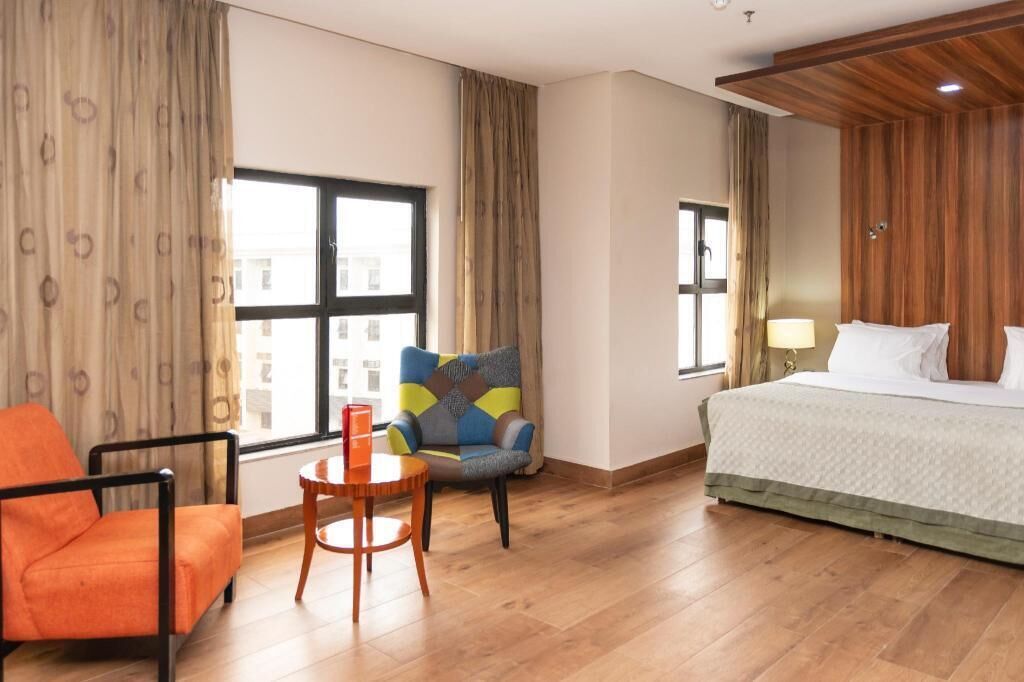 Tempur-Pedic beds, minibar, in-room safe, blackout drapes