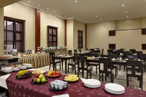 Daily continental breakfast for a fee - Hawthorn Suites By Wyndham Abuja (Abuja)