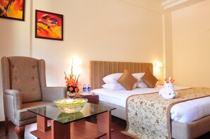 Habitació estàndard | Caixa forta a l'habitació, escriptori i planxa i posts de planxar 