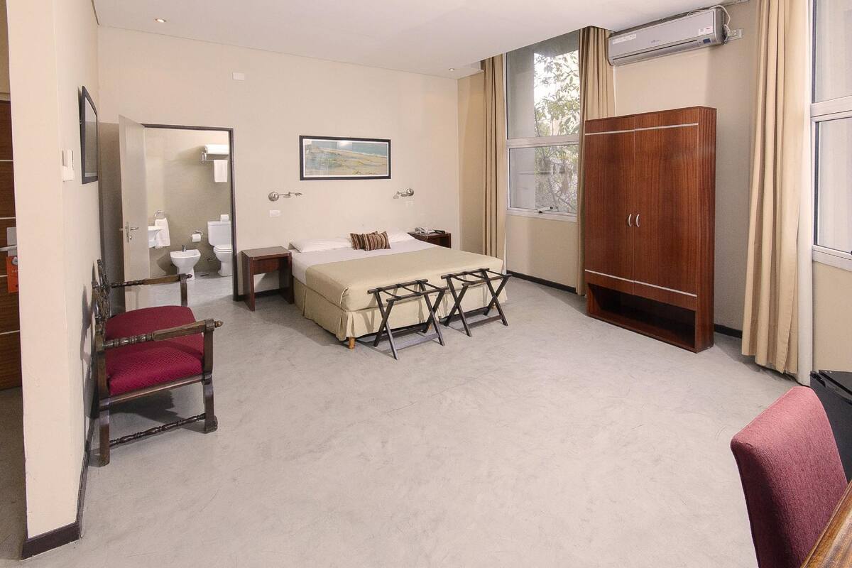 In-room safe, desk, cribs (free), WiFi (free)