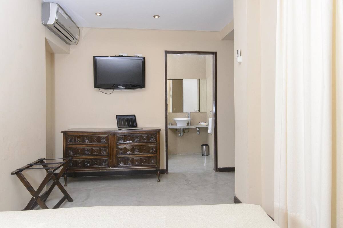 In-room safe, desk, cribs (free), WiFi (free)