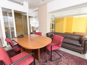 Library - Alma del Plata Buenos Aires Hotel (Buenos Aires)