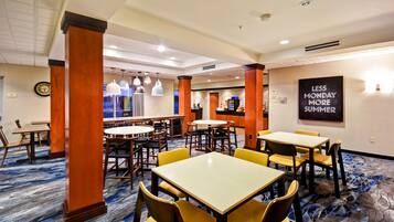 Desayuno buffet incluido todos los días