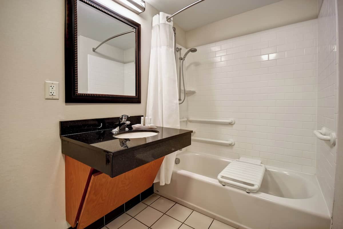 room | bathroom | combined shower/bathtub, free toiletries, hair dryer, towels