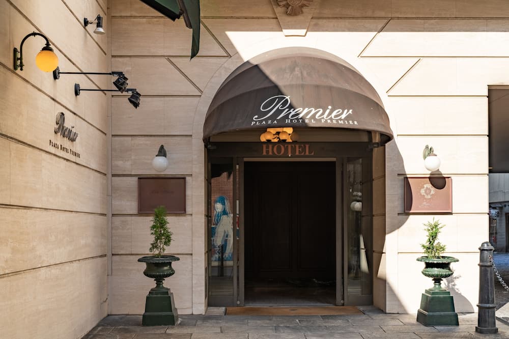 Plaza Hotel Premier