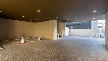 Estacionamento sem manobrista (sujeito a cobrança): JPY 2500 por diária