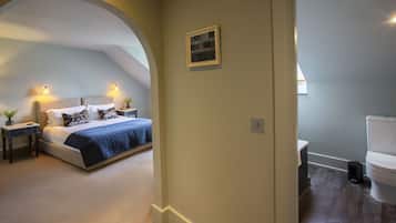 Premium Double or Twin Room | Hypo-allergenic bedding, desk, blackout curtains, iron/ironing board