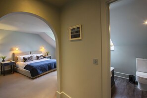 Quarto casal ou duplo premium | Roupas de cama antialérgicas, escrivaninha, cortinas blackout