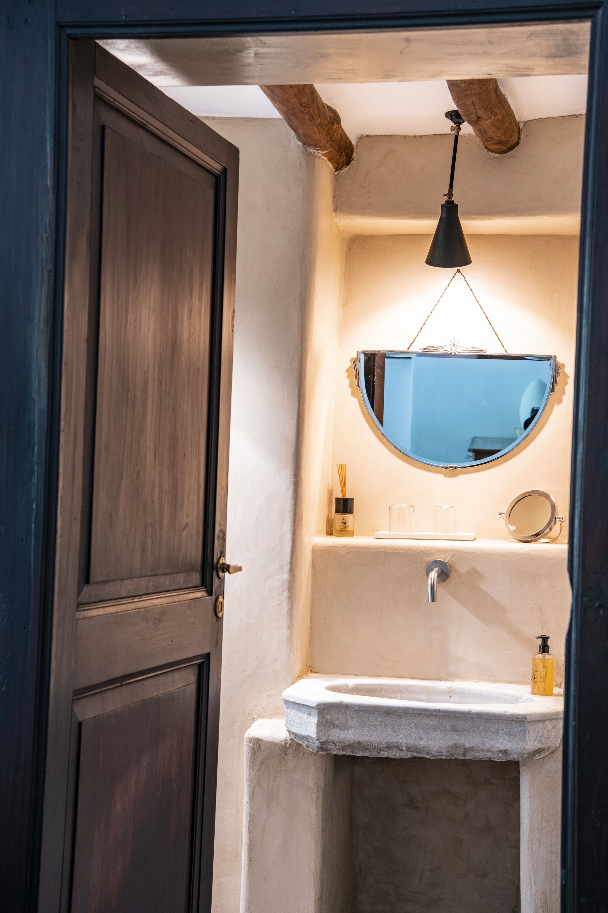 villa (suite) | bathroom | eco-friendly toiletries, hair dryer, bathrobes, slippers