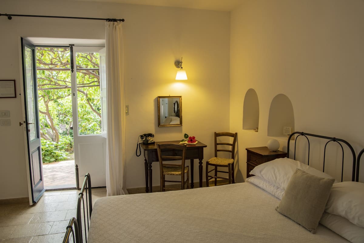 Superior Double Room | 1 bilik tidur, peralatan tempat tidur premium, gebar bulu kapas