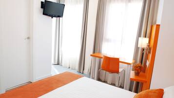 In-room safe, desk, soundproofing, free WiFi