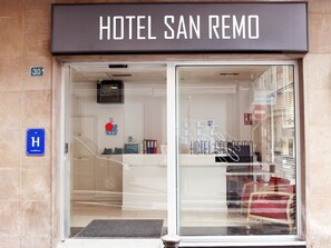 Reception - Hotel San Remo (Alicante)