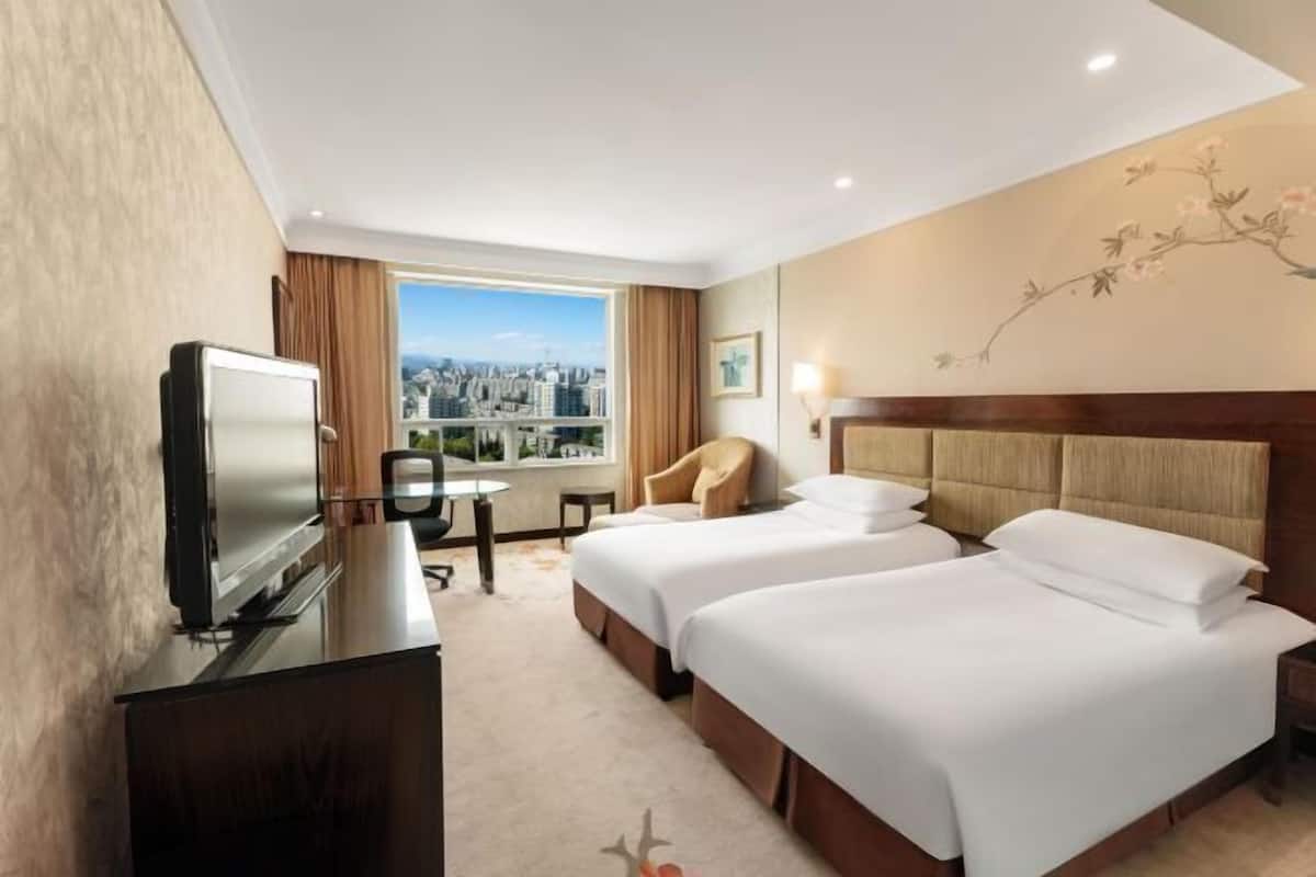 Premium bedding, Select Comfort beds, minibar, in-room safe