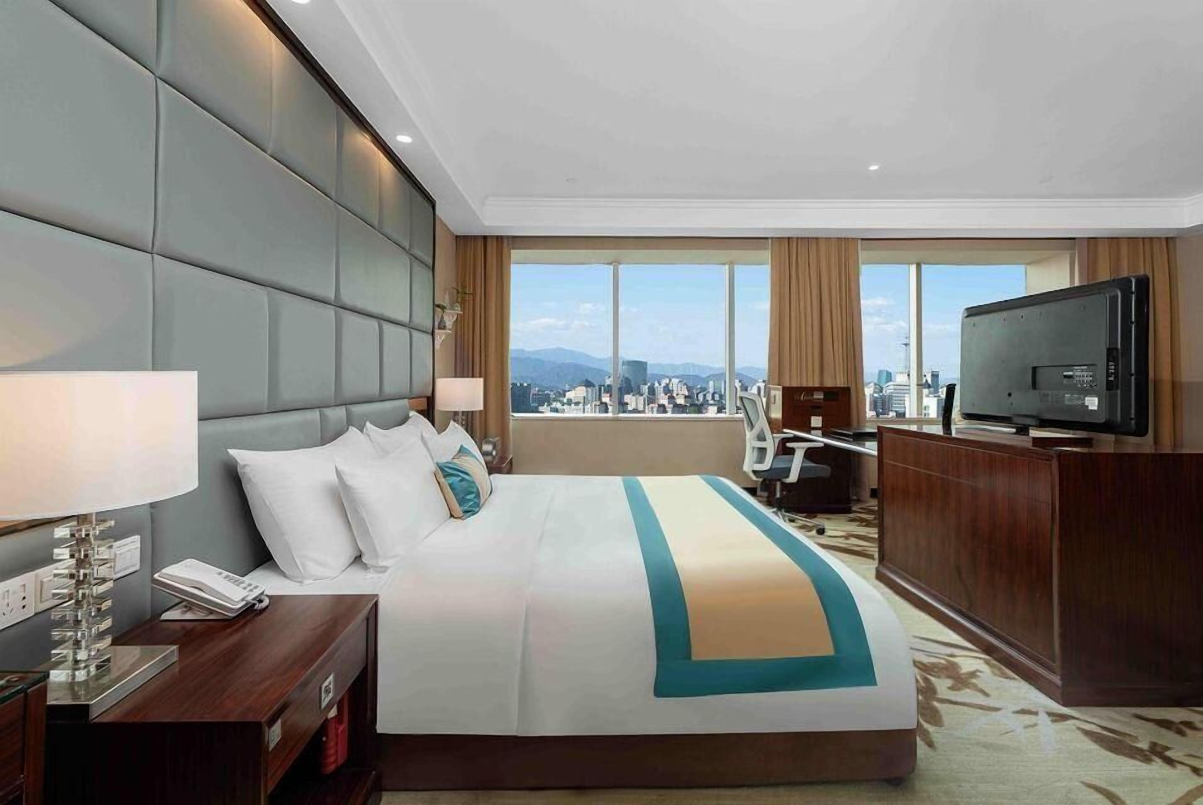 Premium bedding, Select Comfort beds, minibar, in-room safe