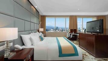Premium bedding, Select Comfort beds, minibar, in-room safe