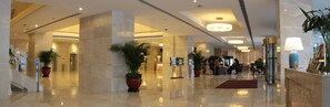 Lobby sitting area - Poly Hotel (Wuhan)