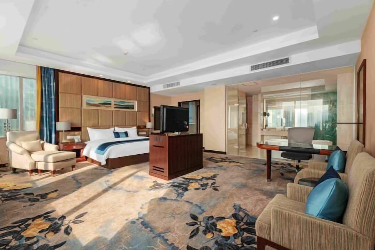 Premium bedding, Select Comfort beds, minibar, in-room safe