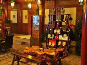 Lobby lounge - Old Town of Lijiang Tianxiangge Hotel (Old Town of Lijiang South Store) (Lijiang)
