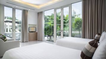 Minibar, in-room safe, individually decorated, individually furnished