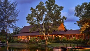 2 restaurants; breakfast, lunch, and dinner served - Splash Beach Resort, Maikhao Phuket (Mai Khao)