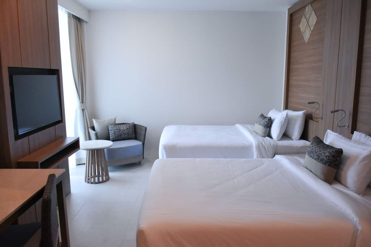 3 Bedroom Residence with Balcony | Minibar, in-room safe, individually decorated, individually furnished