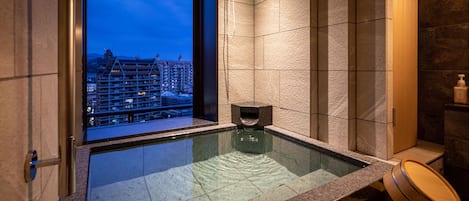 Comfort Suite, 2 Bedrooms, Non Smoking, Private Bathroom | Bathroom