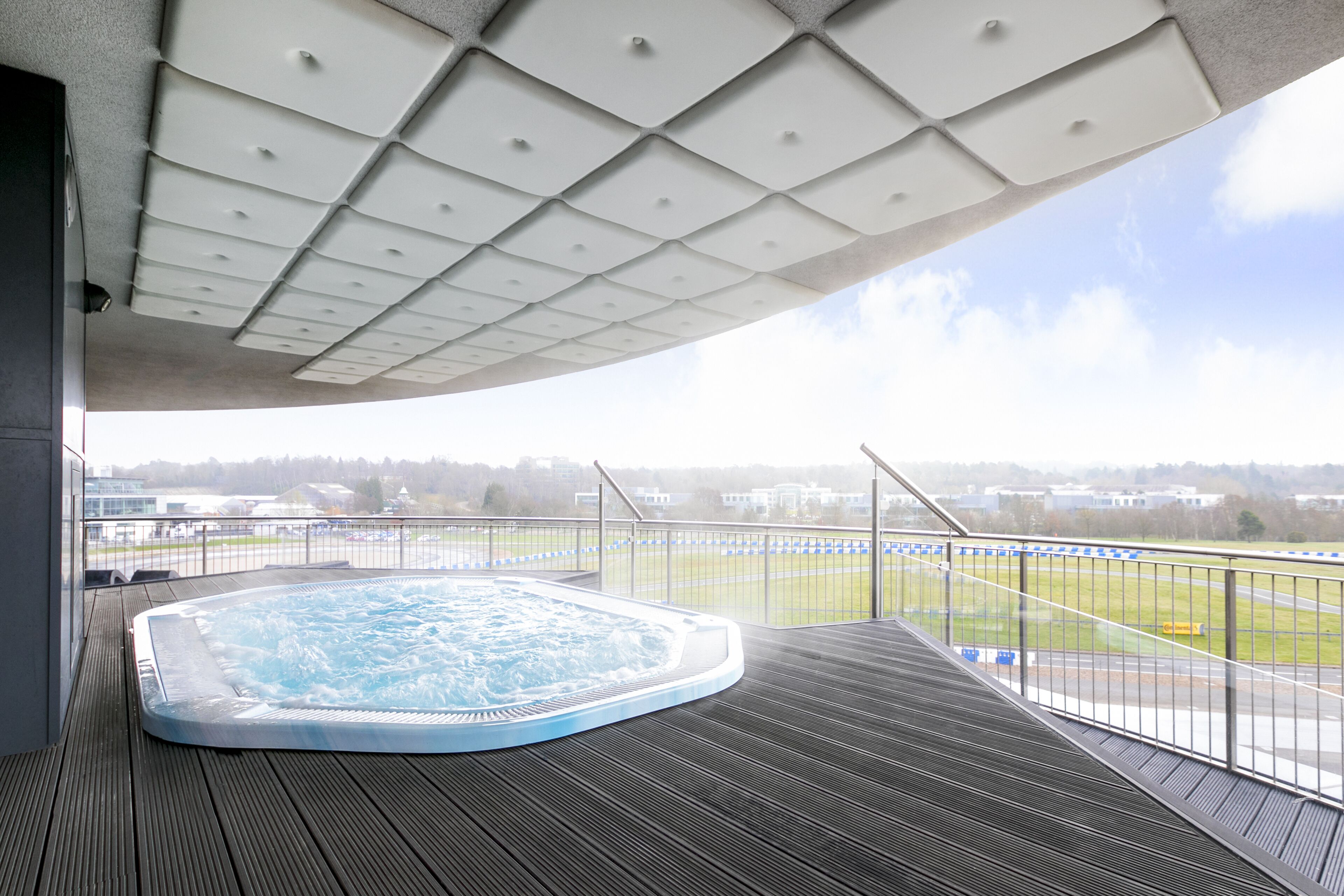 couples treatment room(s), sauna, hot tub, steam room, body treatments