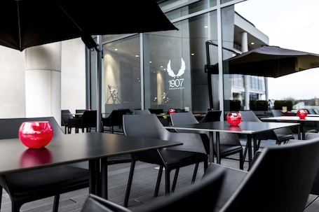Restaurante al aire libre. Brooklands Hotel
