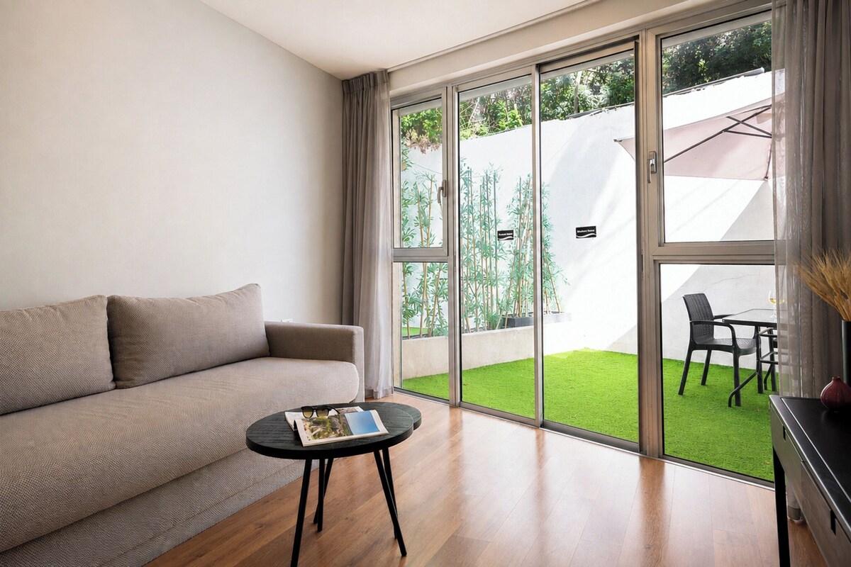 Apartment, 1 Bedroom, Terrace | Premium bedding, pillowtop beds, in-room safe, desk