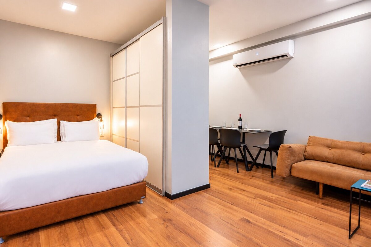 Superior Studio, Terrace | Premium bedding, pillowtop beds, in-room safe, desk