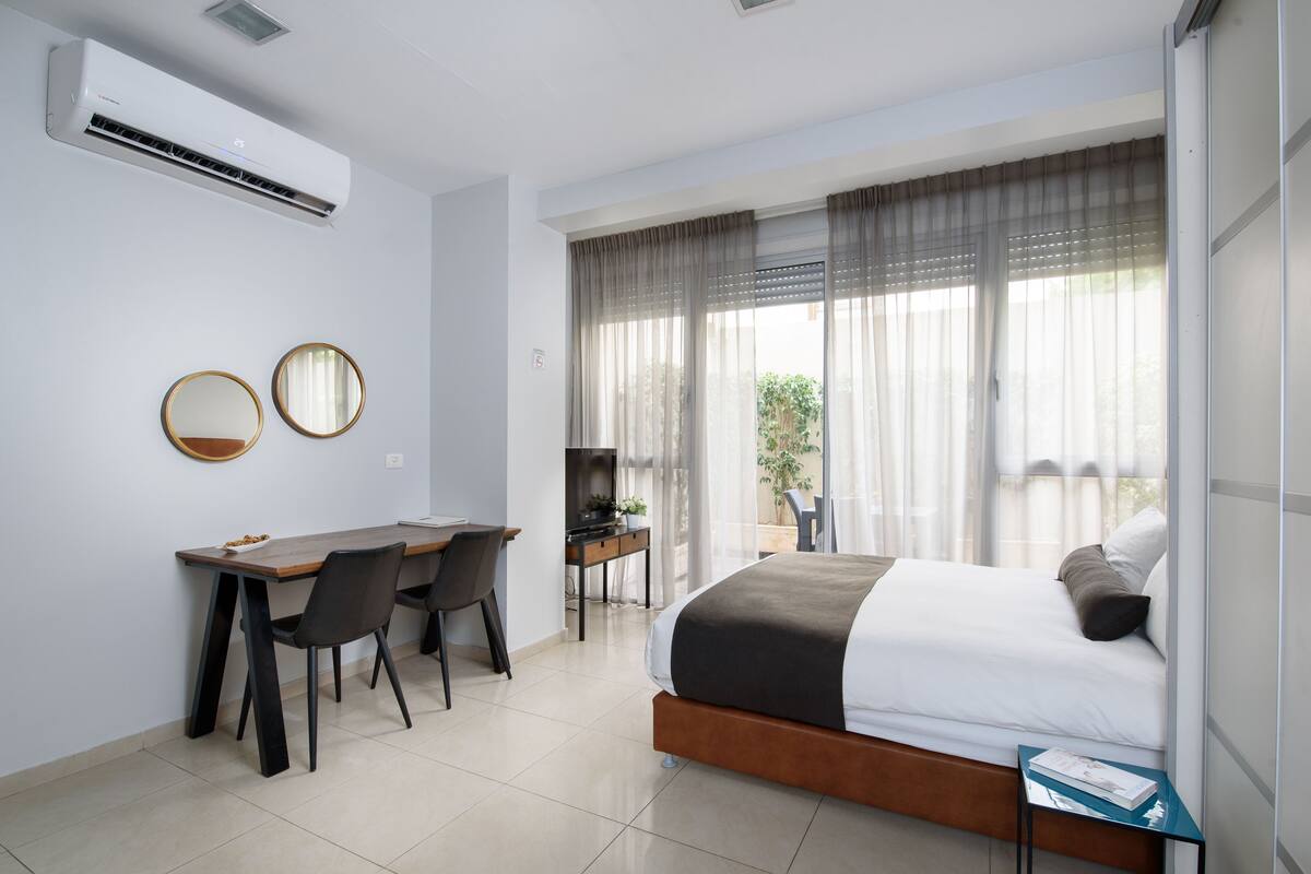 Standard Studio, Terrace | Premium bedding, pillowtop beds, in-room safe, desk