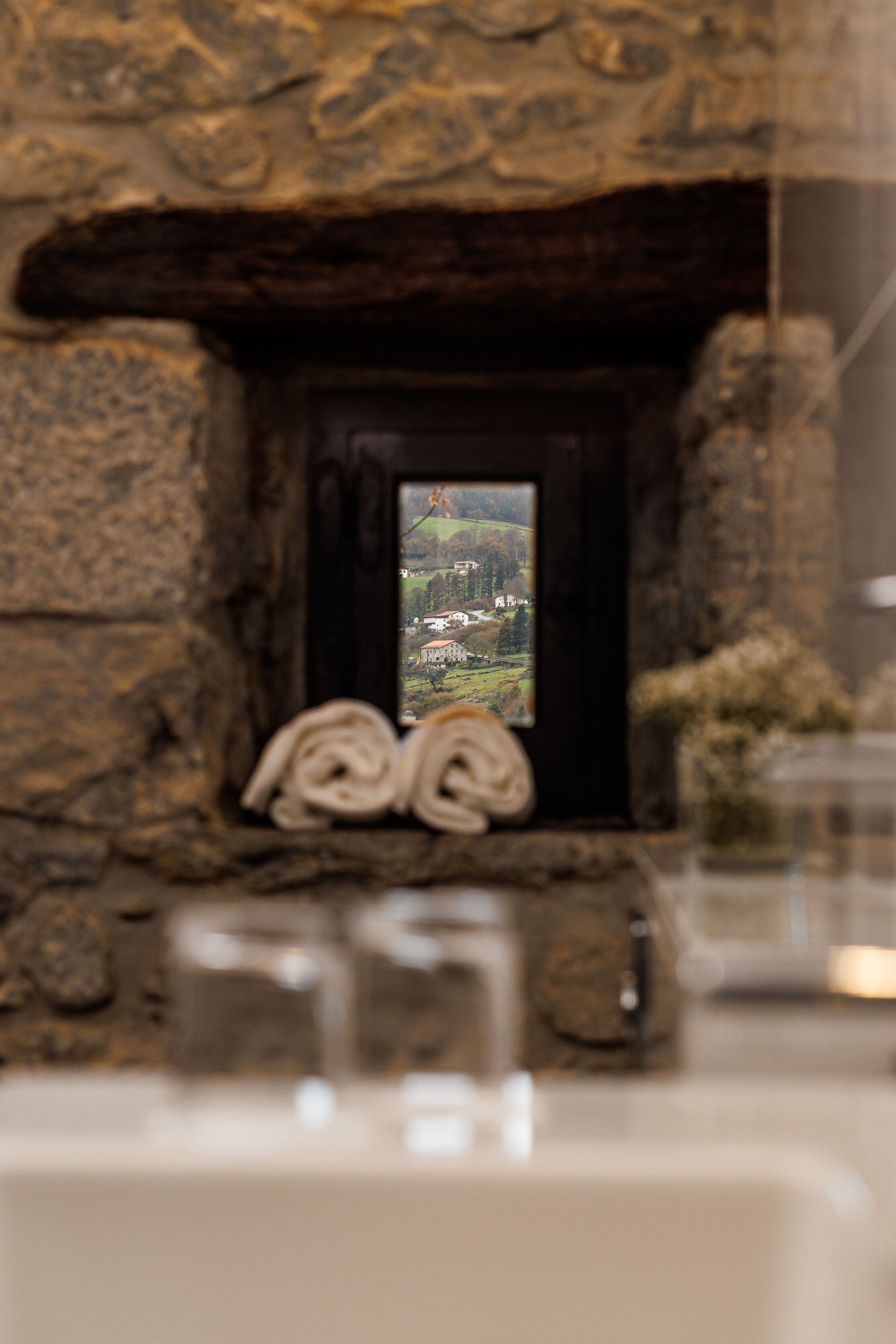 deluxe double room | bathroom | free toiletries, hair dryer, bidet, towels