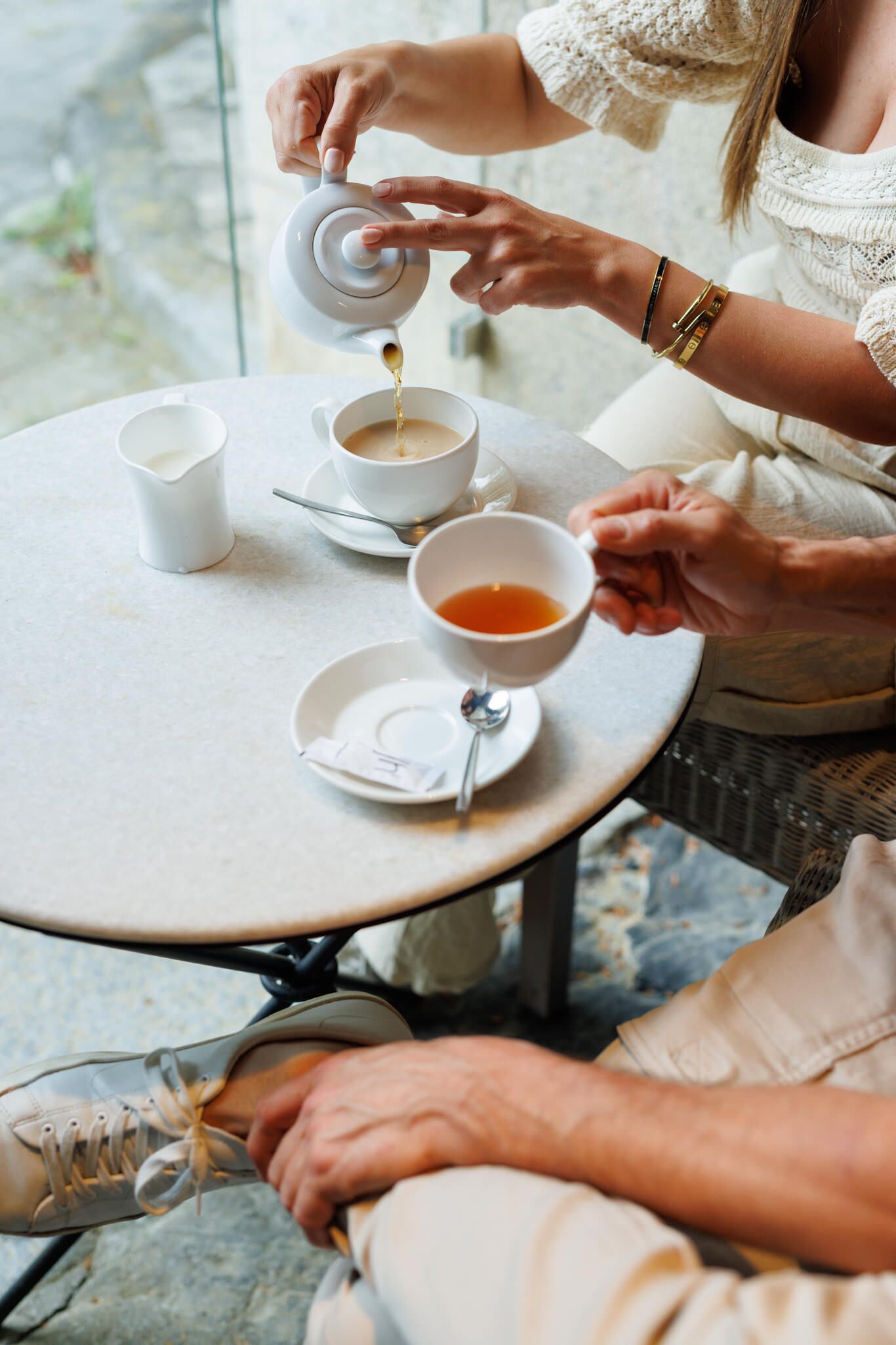 32-inch flat-screen tv with cable channels, tv