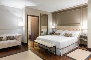 Deluxe Double Room | Premium bedding, minibar, in-room safe, desk