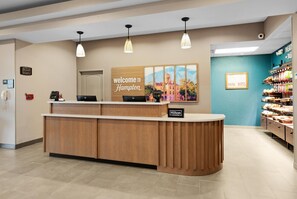 Reception - Hampton Inn & Suites New Braunfels (New Braunfels)