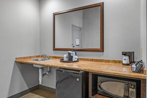 Minibar - Hampton Inn & Suites New Braunfels (New Braunfels)