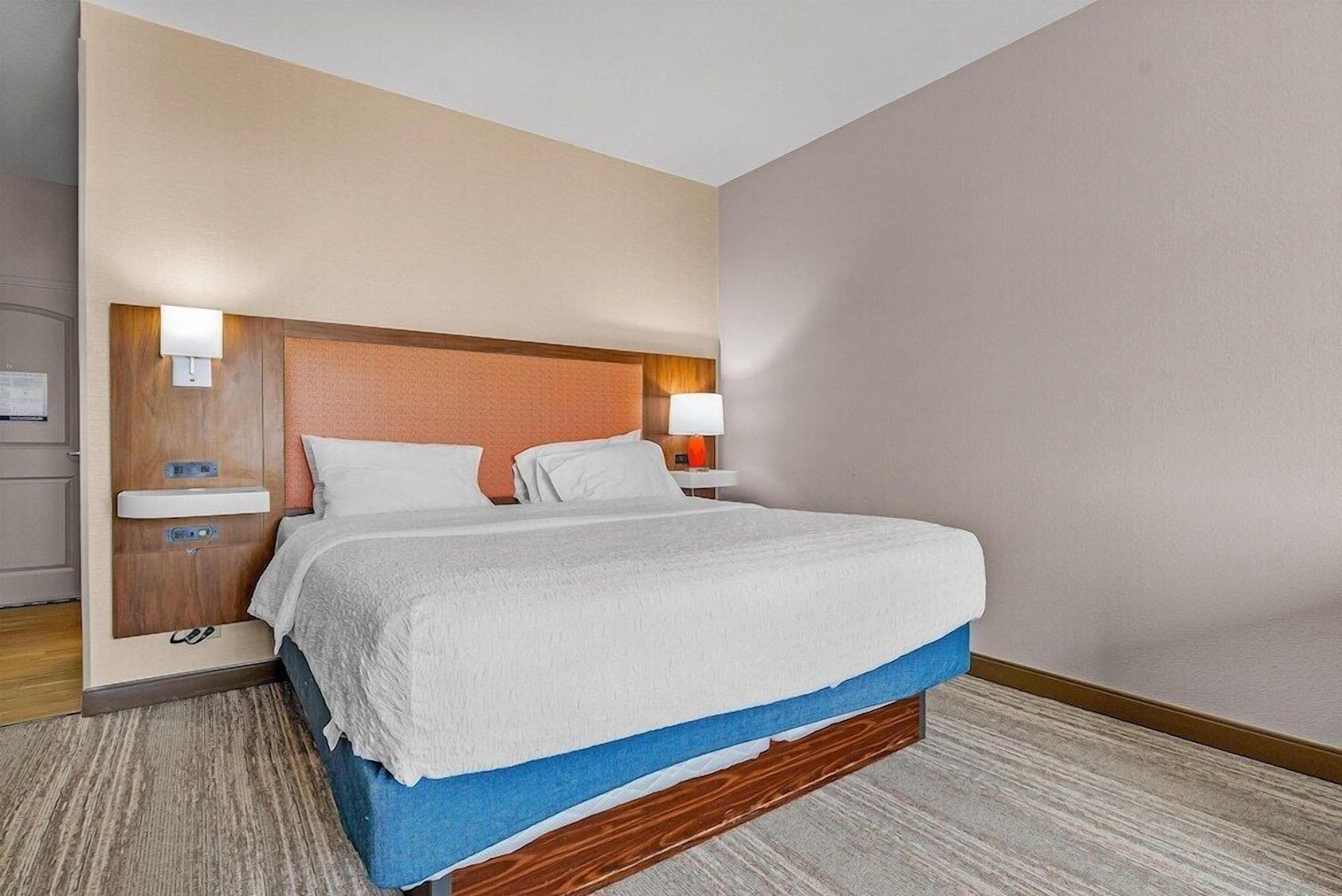 In-room safe, desk, laptop workspace, iron/ironing board