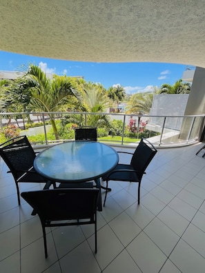 Apartment, 2 Schlafzimmer, Gartenblick | Terrasse/Patio