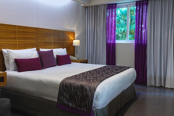 Deluxe Room | In-room safe, individually decorated, individually furnished, desk